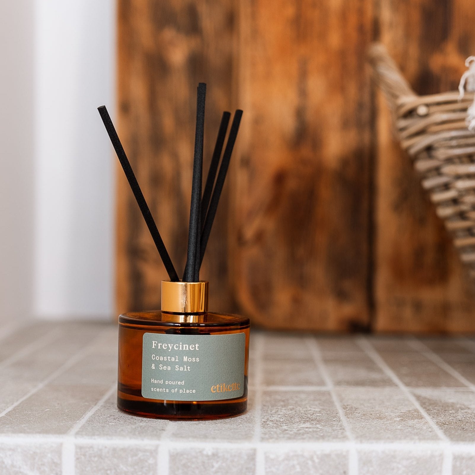 Etikette Reed Diffuser Gold Edition 'Freycinet' Eco Reed Diffuser in Coastal Moss & Sea Salt ...